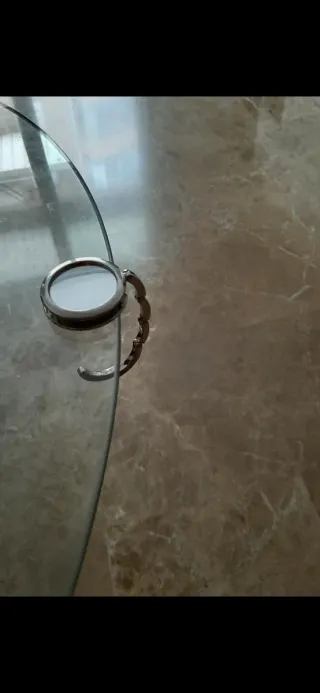 Cuelga bolsos con espejo y llavero