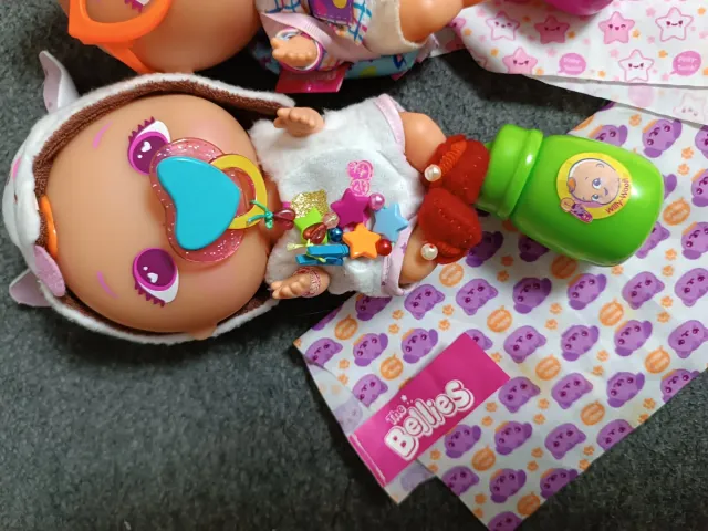 Lote de 3 muñecas Bellies con accessori