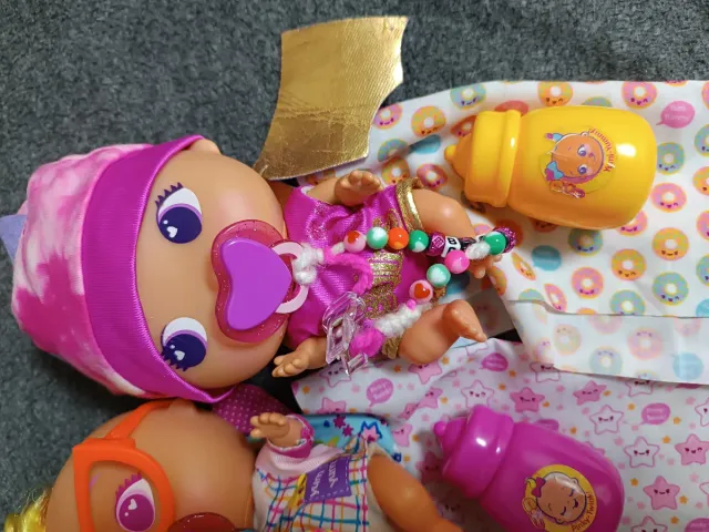 Lote de 3 muñecas Bellies con accessori