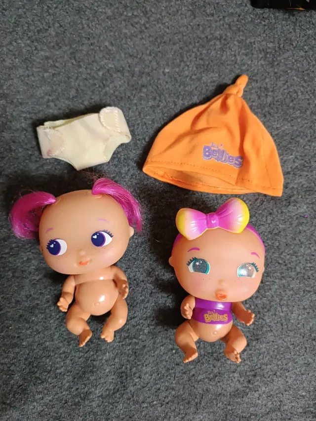 Lote de 3 muñecas Bellies con accessori