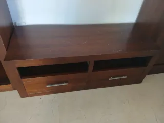 Muebles de madera y cristal