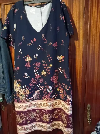 Vestido Encuentro floral negro talla M
