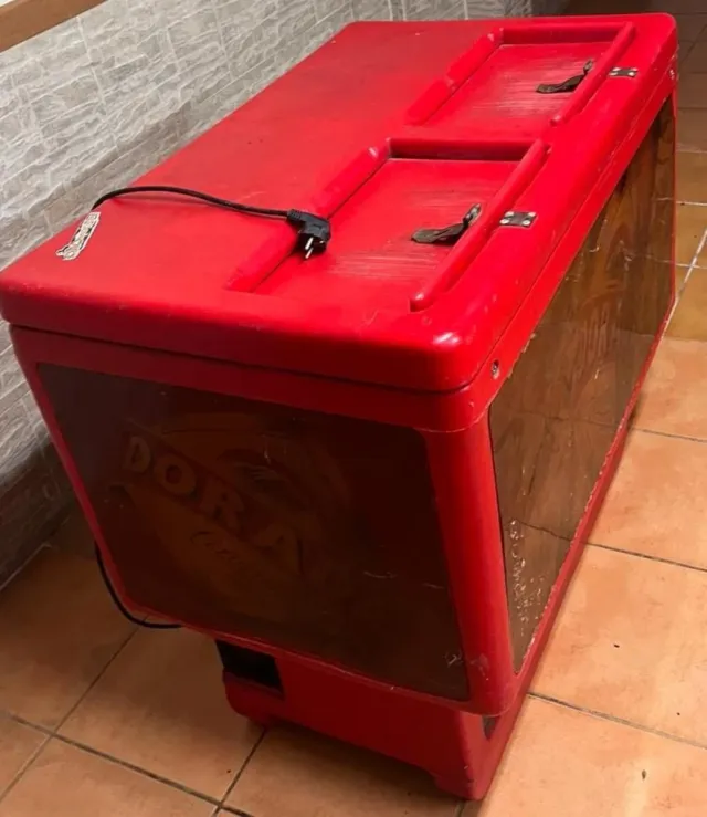 Nevera Roja con Gavetas Superiores