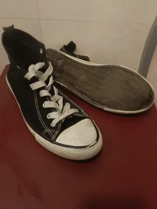 Zapatillas Converse altas negras y blancas