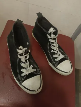 Zapatillas Converse altas negras y blancas