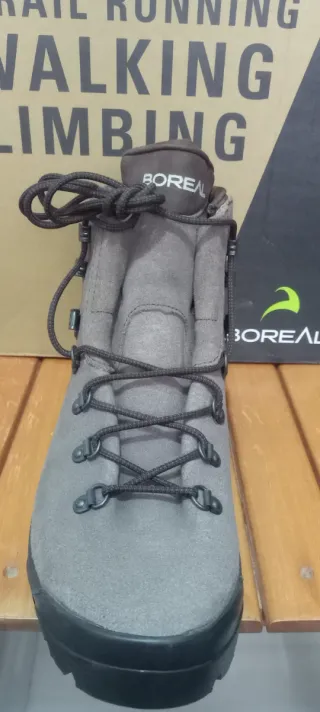 Botas de montaña trekking Boreal