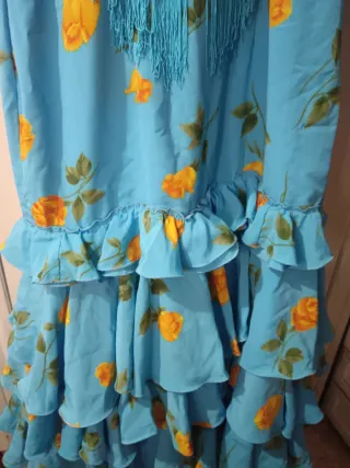 Vestido de gitana azul con volantes
