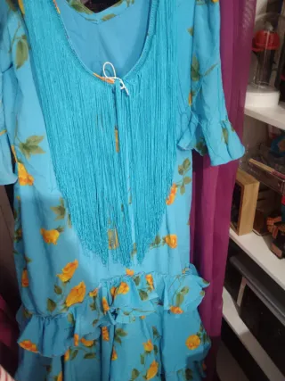 Vestido de gitana azul con volantes