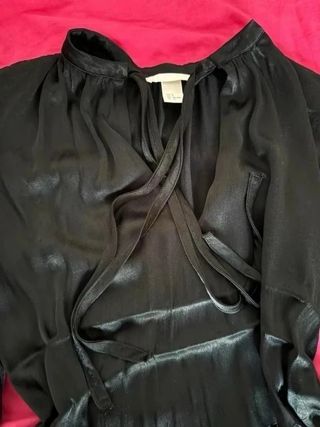 H&M vestido negro satinado corto gótico