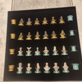 Ajedrez vintage con Figuras Busto Bronce y Dorado
