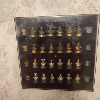 Ajedrez vintage con Figuras Busto Bronce y Dorado