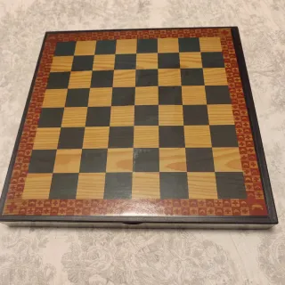 Ajedrez vintage con Figuras Busto Bronce y Dorado