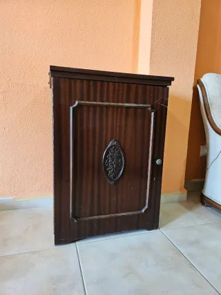 Máquina de coser Alfa con mueble