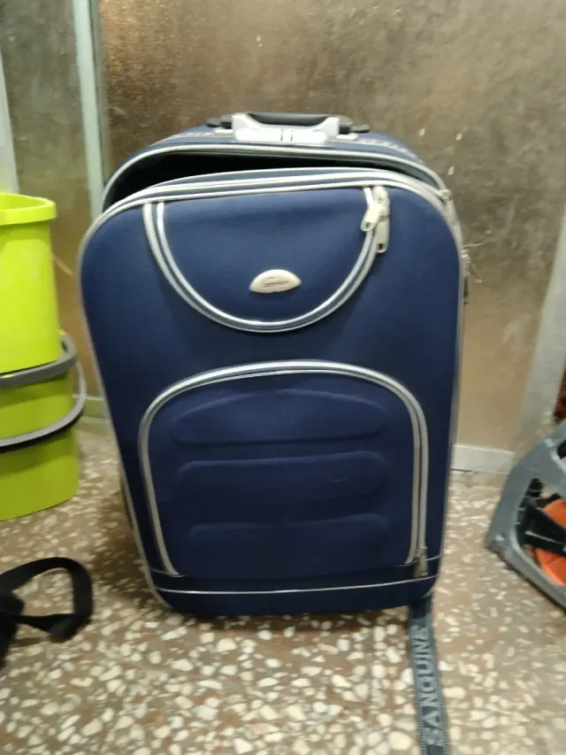 Maleta de viaje azul