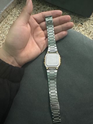 Reloj Casio Dorado y Plateado