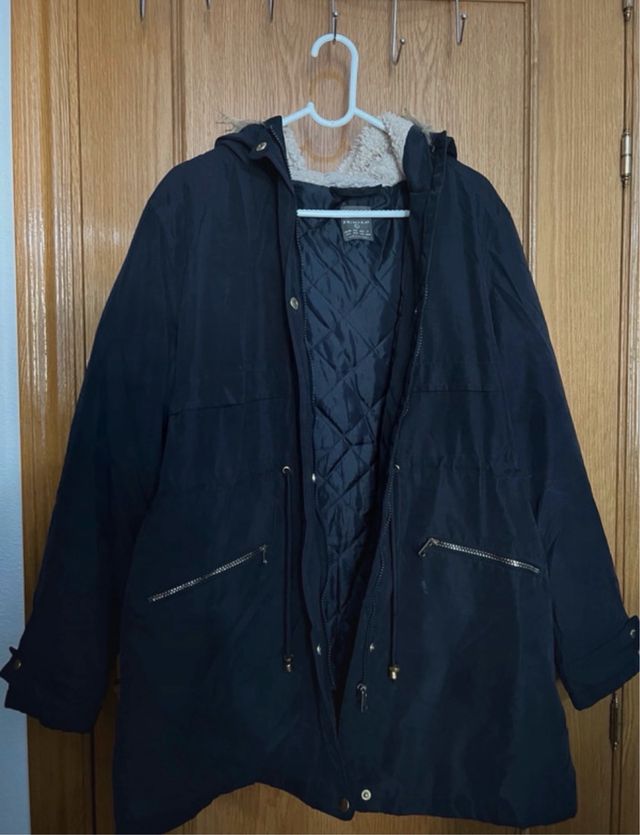 Abrigo azul con capucha Primark
