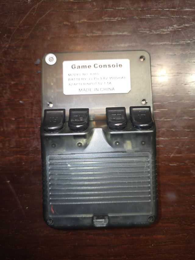 Consola Retro R36S Preta