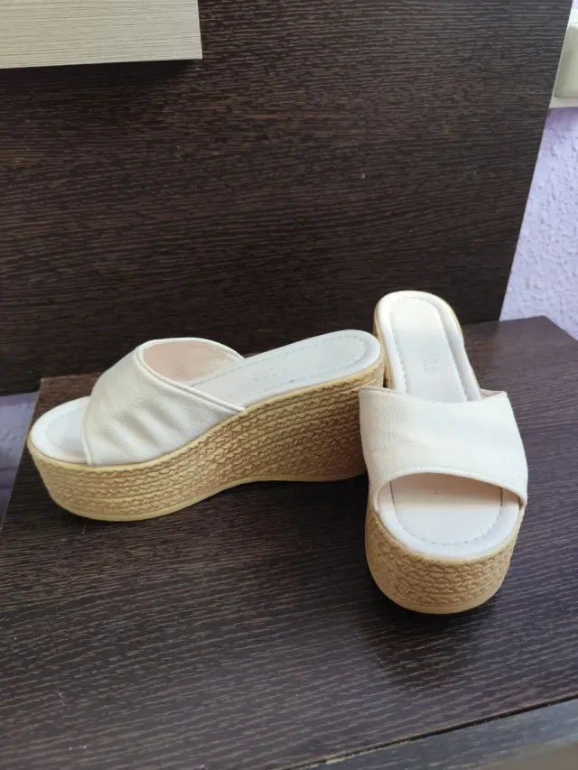 Sandalias cuña blancas