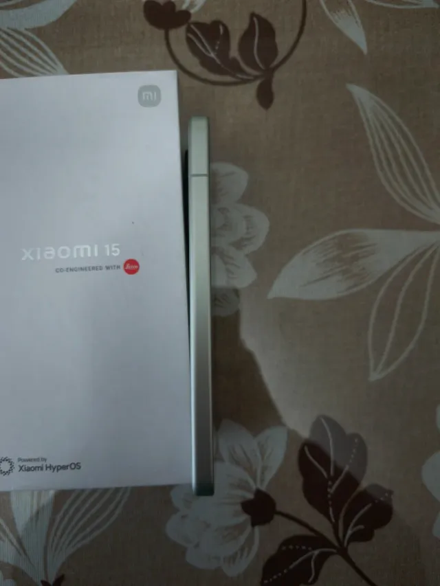 Xiaomi 15: 6.36", 5240mAh, SD8 elite