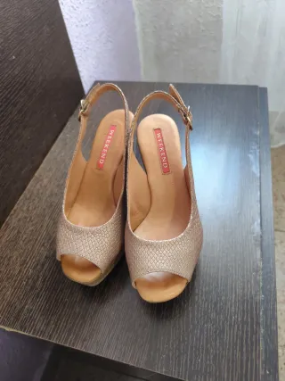 Zapatos de tacón Weekend beige/dorados