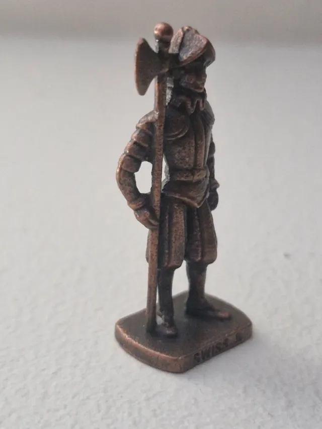 Figurita Huevo Kinder