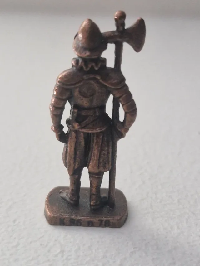 Figurita Huevo Kinder