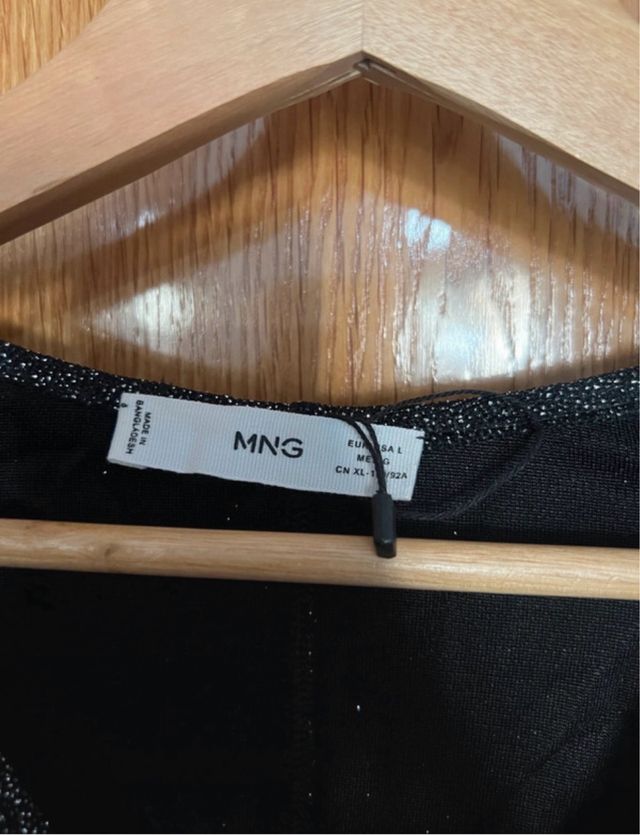 Blusa crop top brillos Mango