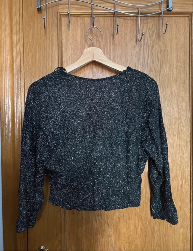 Blusa crop top brillos Mango