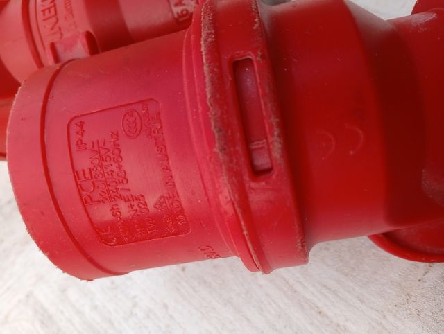 Conector CETAC trifásico IP44 220/380V