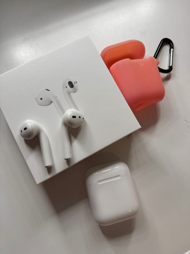 AirPods 2 con cargador, estuche y caja