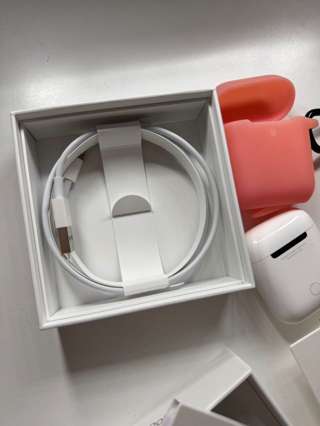 AirPods 2 con cargador, estuche y caja