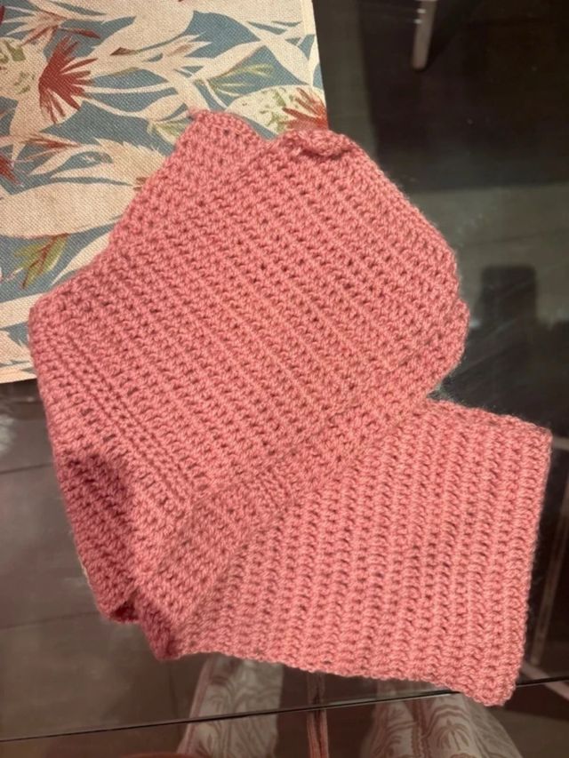 Bufanda pequeña de lana rosada