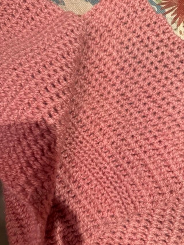 Bufanda pequeña de lana rosada