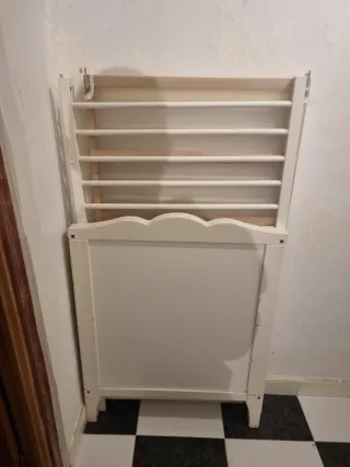 Cuna de bebé blanca desmontada