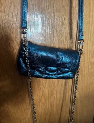 Bolso Zara azul pequeño con cadena