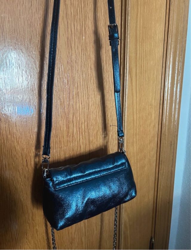 Bolso Zara azul pequeño con cadena