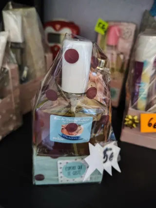 Set de regalo: Perfume, crema y esponjasetc.