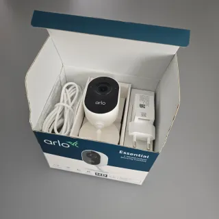 Cámara Vigilancia Arlo Essential Blanca