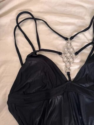 Bañador negro efecto cuero con detalle