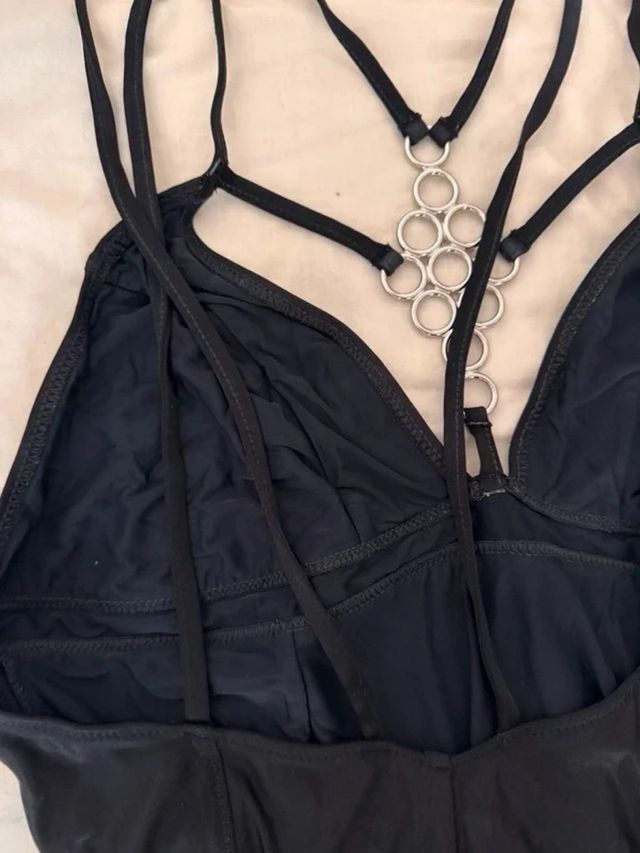 Bañador negro efecto cuero con detalle