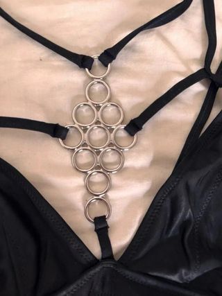 Bañador negro efecto cuero con detalle