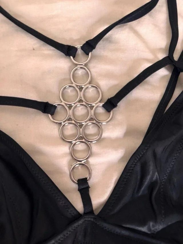 Bañador negro efecto cuero con detalle