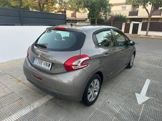 Peugeot 208 2013