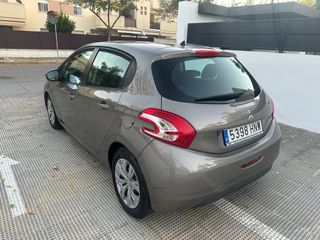 Peugeot 208 2013