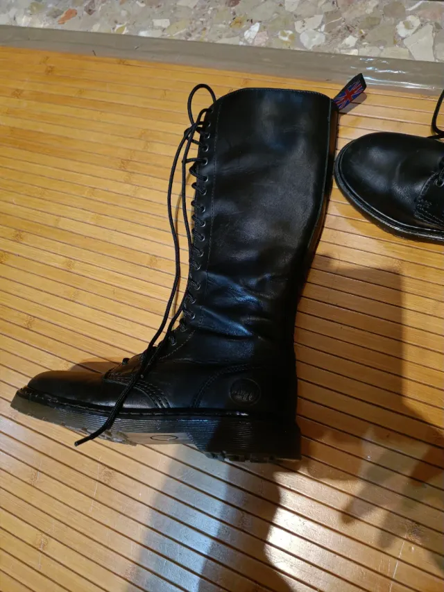 Botas militares 20 ojales negras