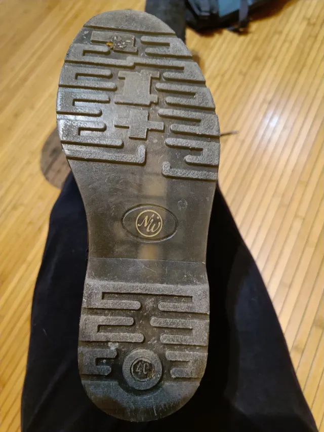 Botas militares 20 ojales negras