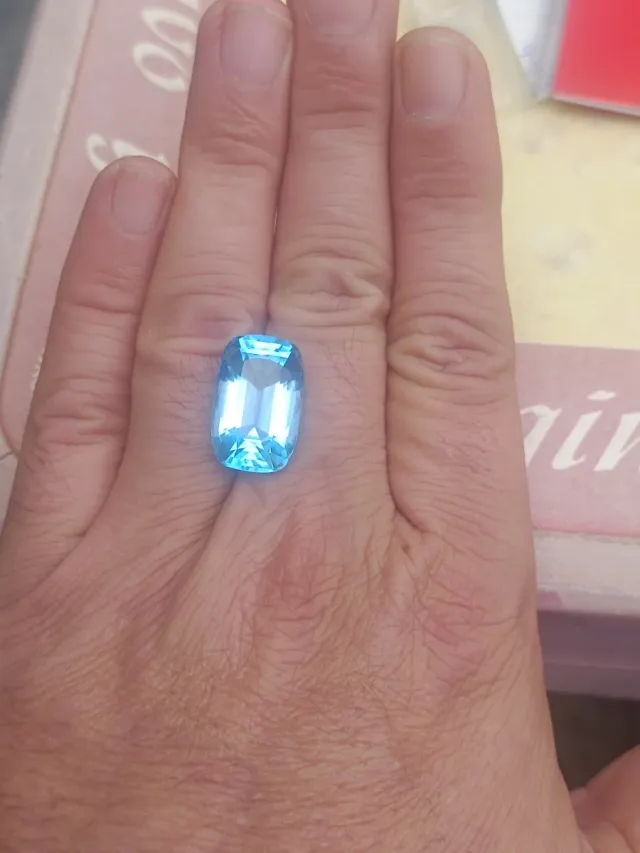 Topacio Azul 26.38cts Certificado
