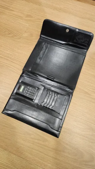 Carpeta Pierre Cardin con calculadora