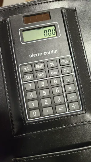Carpeta Pierre Cardin con calculadora