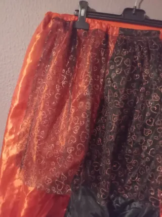 Disfraz naranja y negro